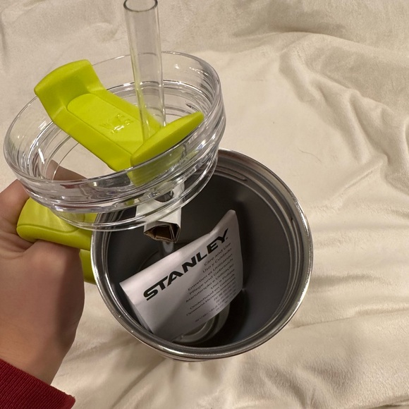 40OZ Yellow and White NWT Stanley - Picture 4 of 4